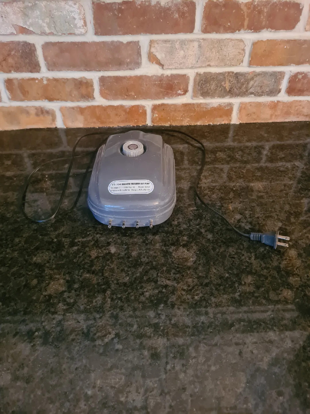 YT-304 Magnetic Vibration Air Pump (bubbler) image indicator(2)