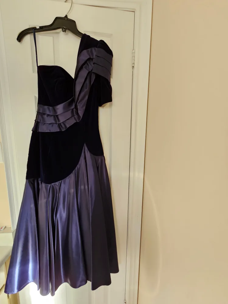 Navy Blue One-Shoulder Party Dress image indicator(2)