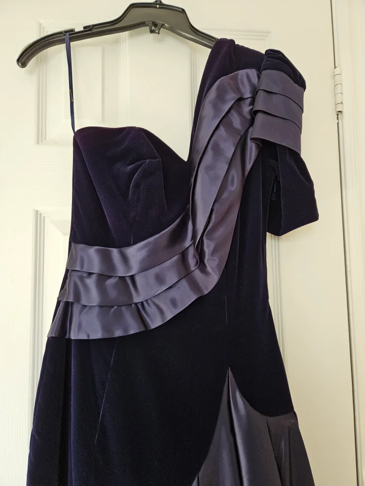Navy Blue One-Shoulder Party Dress image indicator(3)