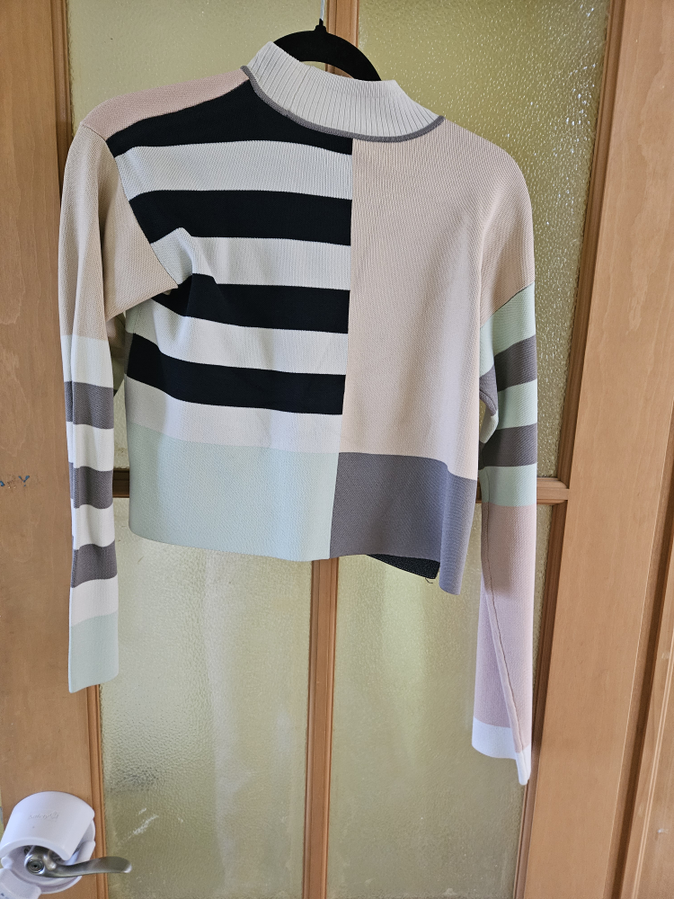 Club Monaco Colour Block Sweater - Size M/M - photo 4