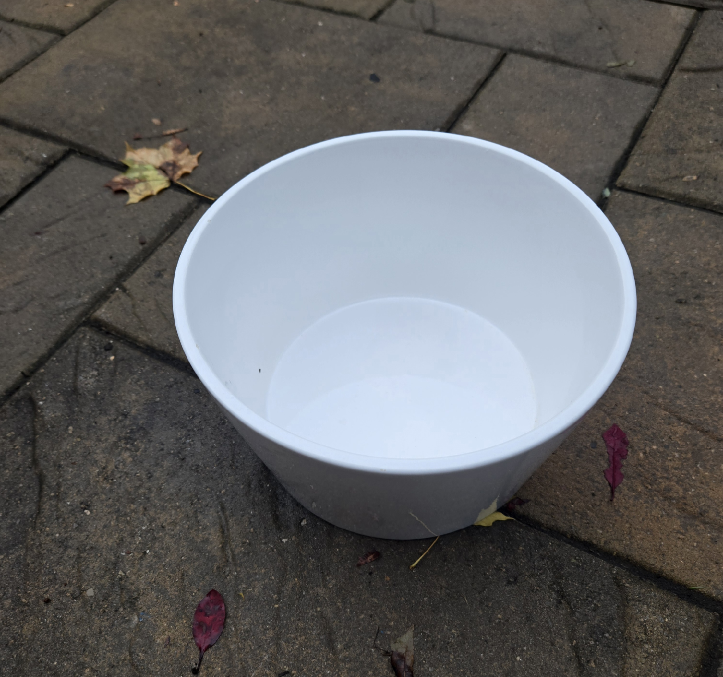 8.5" White Ceramic Planter - photo 2
