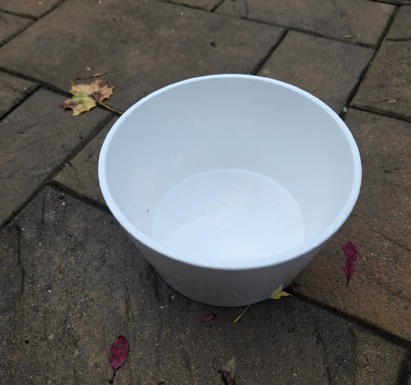 8.5" White Ceramic Planter image indicator(2)