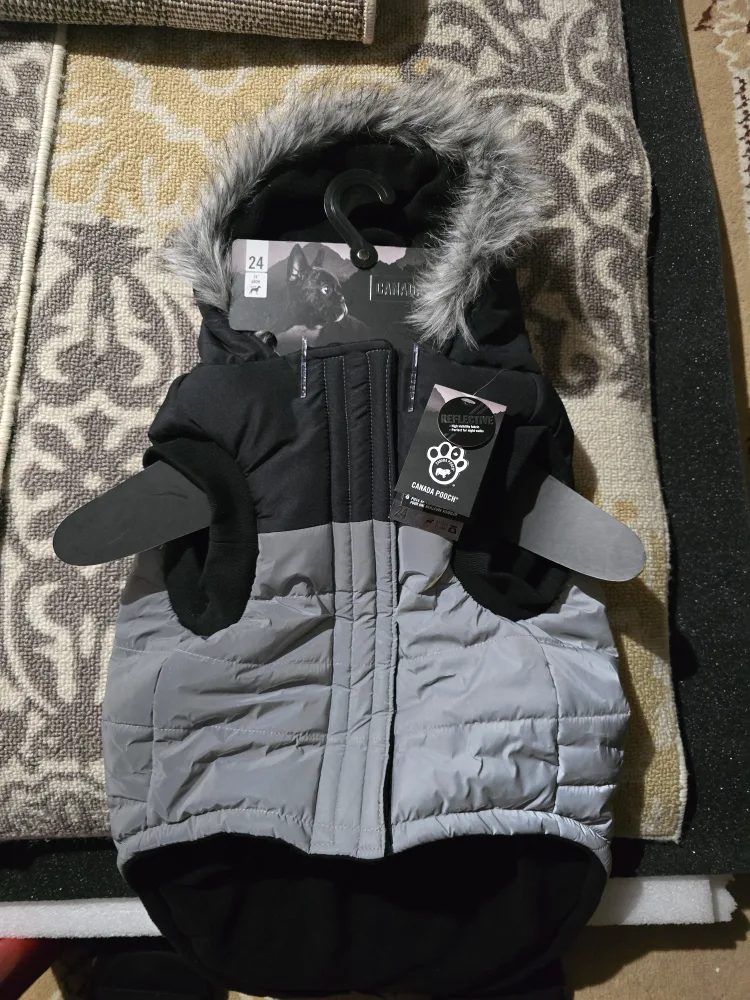 Canada Pooch Dog Coat Size 24 thumbnail