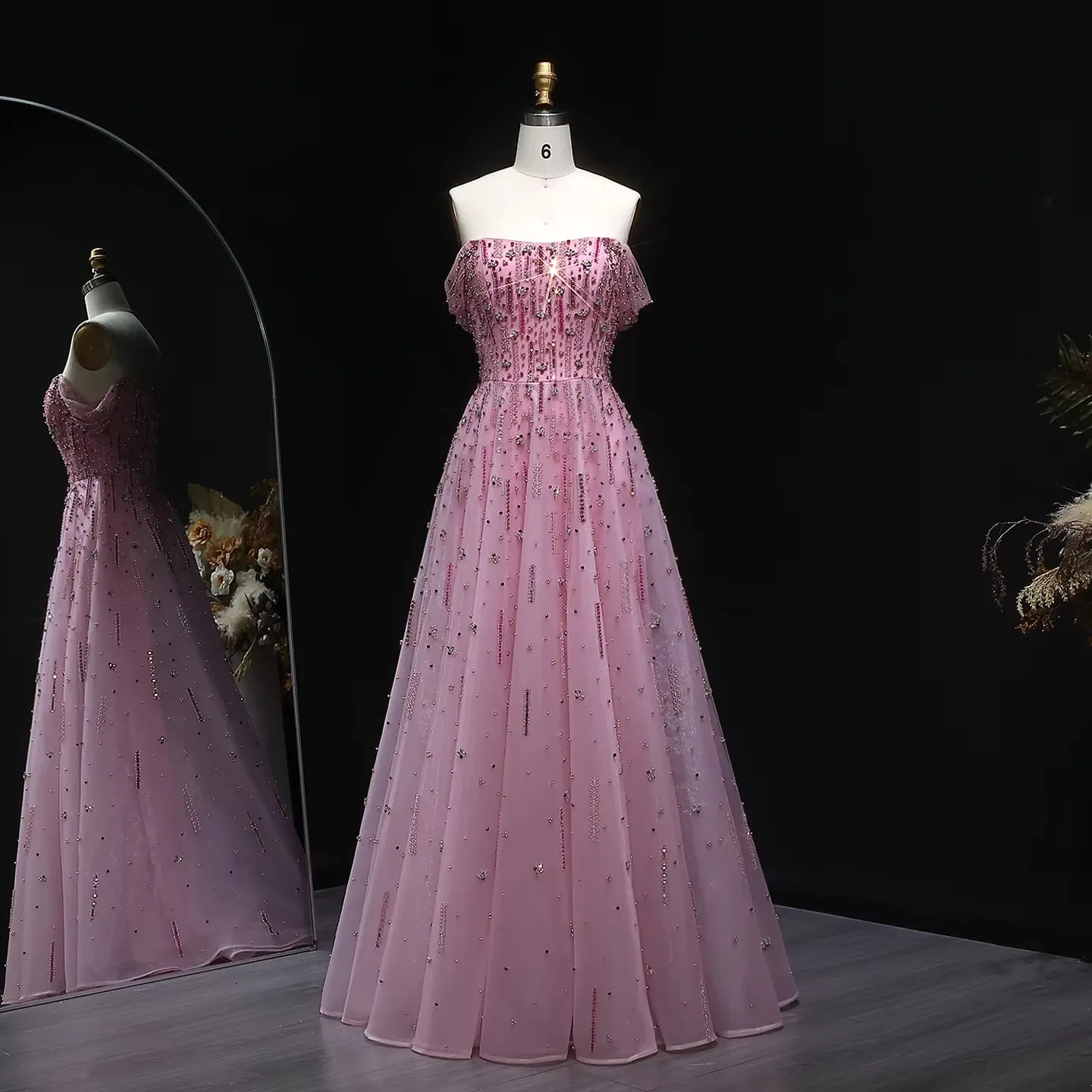 Elegant Formal Gowns image indicator(4)