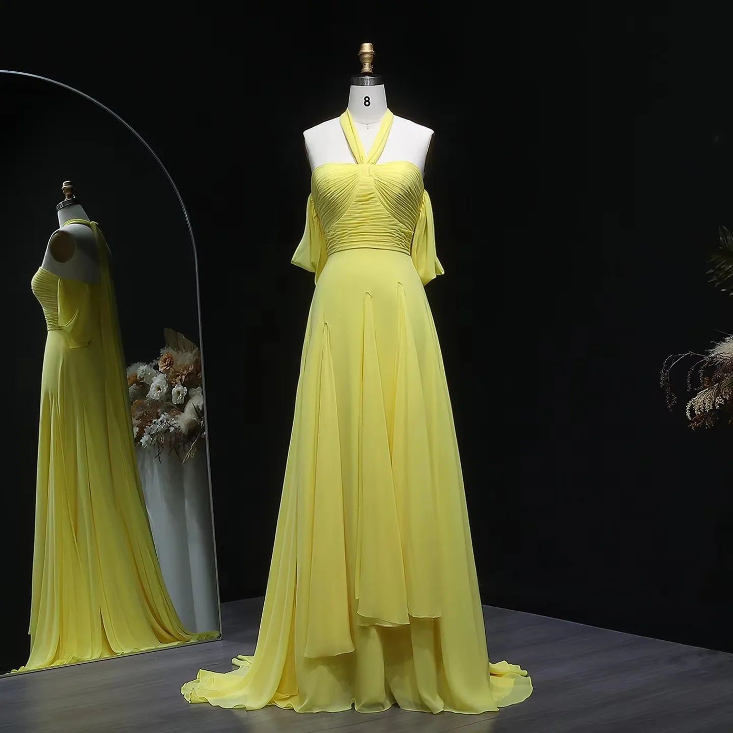 Elegant Formal Gowns image indicator(9)