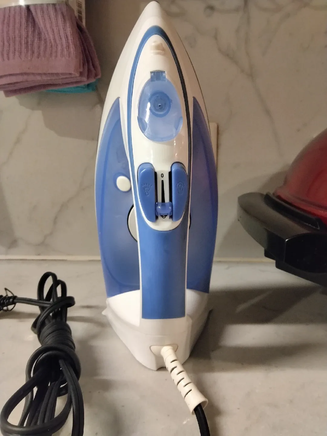 Martisan Steam Iron - Blue & White image indicator(2)