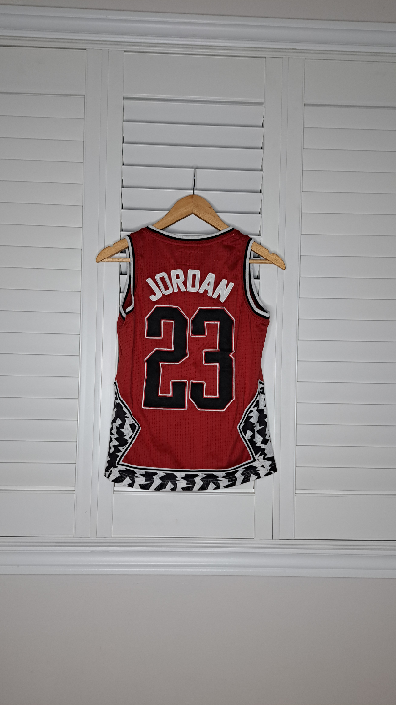 Jordan 23 Basketball Jersey - Kids Size M - photo 3