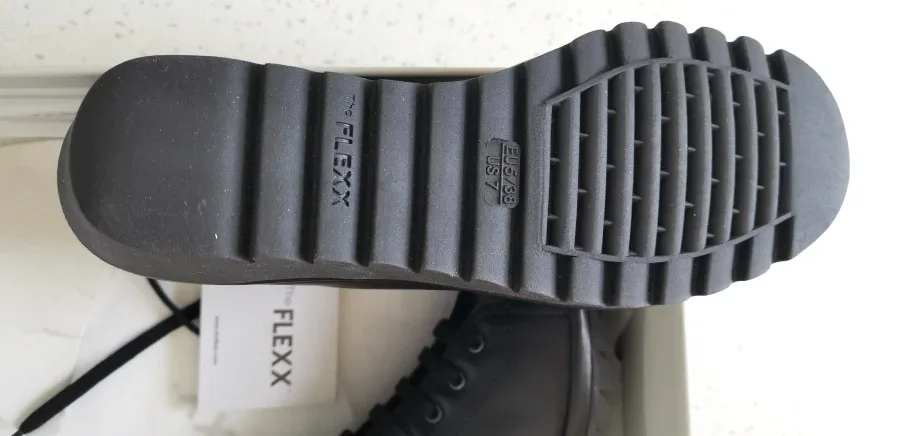 The Flexx Mel Rose Black Leather Boots - Size 7 image indicator(3)