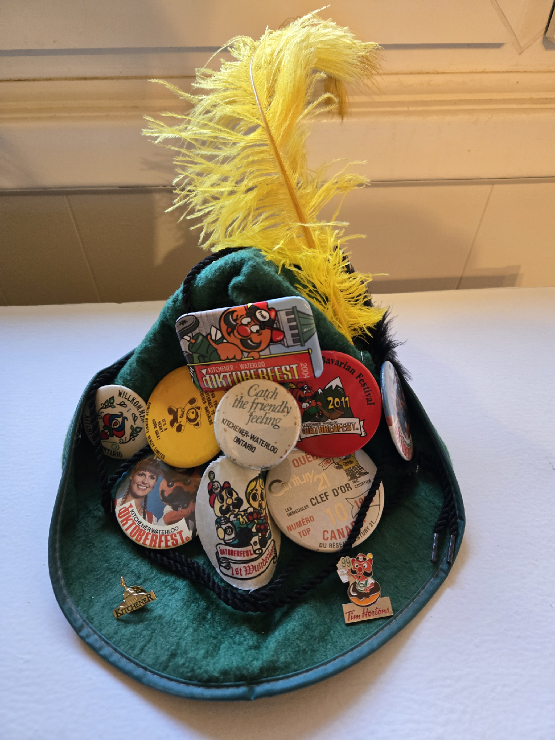 Octoberfeast Hat With Memorable Pins
