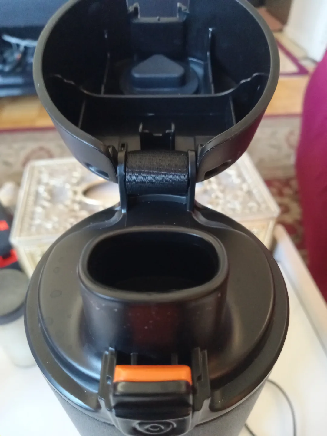 Ember Mug² Black 10oz w/ Charger image indicator(9)