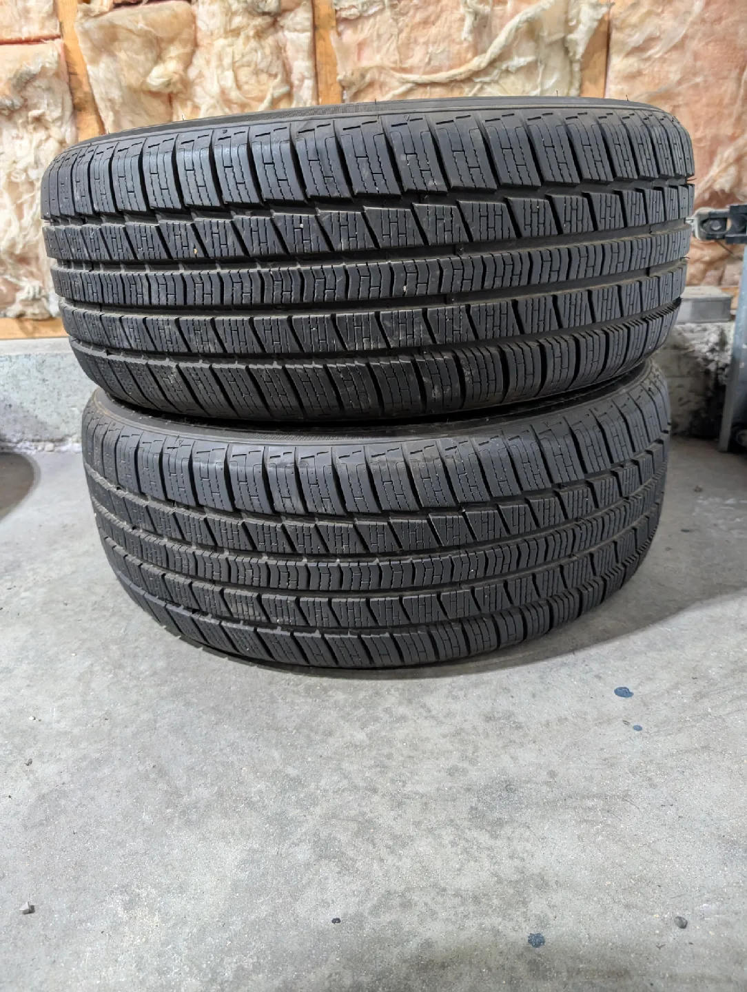 (2)-225/55Zr17 All Weather Radar Dimax 4 Season Tires image indicator(6)