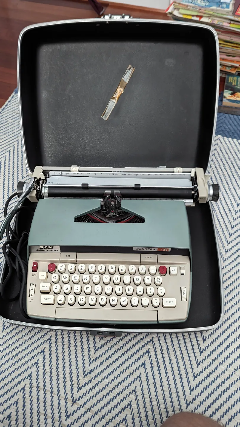 Smith-Corona Electra 120 Typewriter with Case {Tested working}
