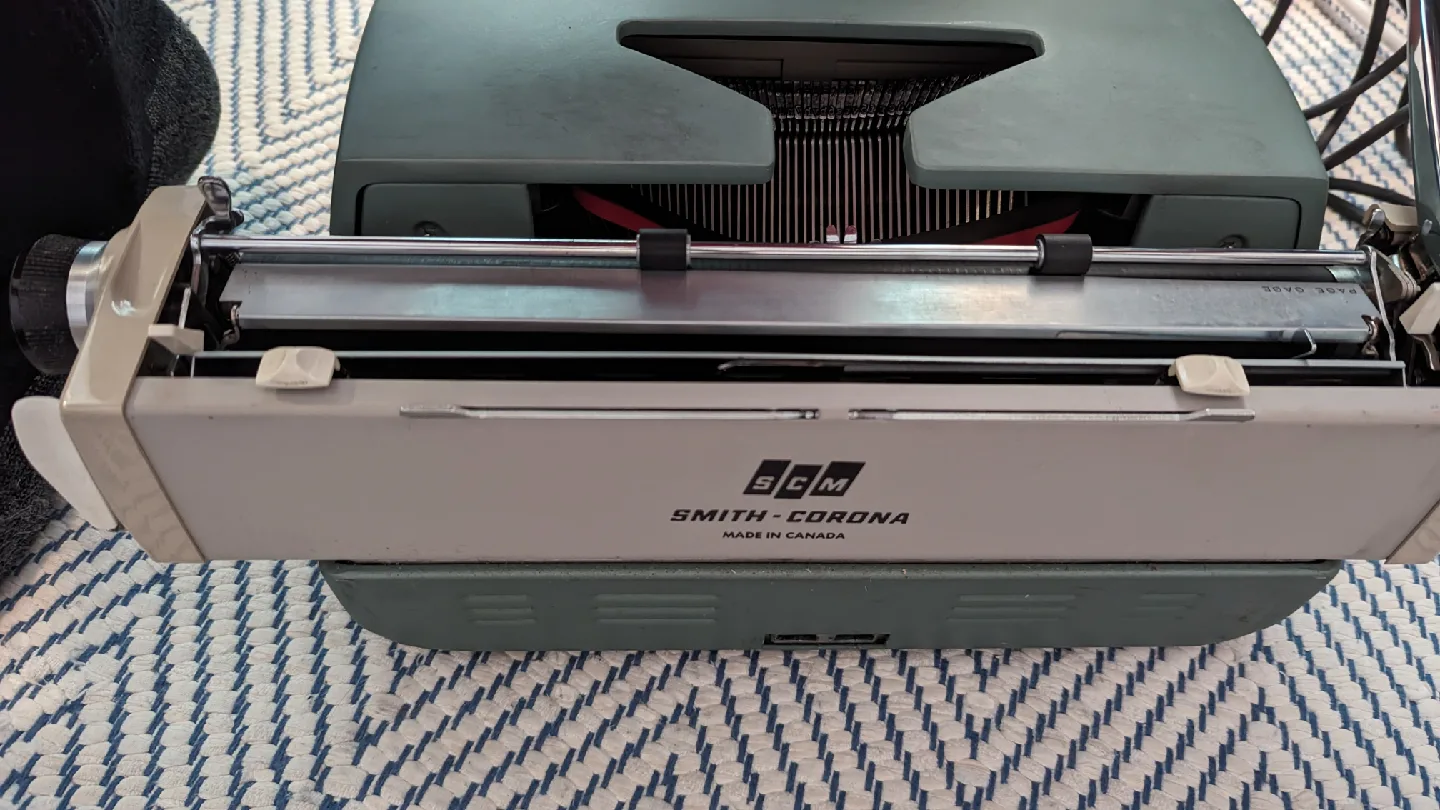 Smith-Corona Electra 120 Typewriter with Case {Tested working} image indicator(5)