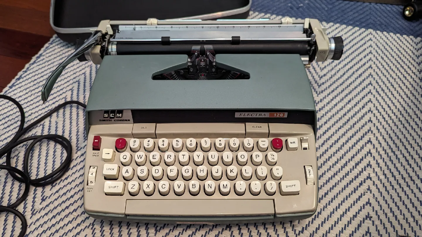 Smith-Corona Electra 120 Typewriter with Case {Tested working} image indicator(7)