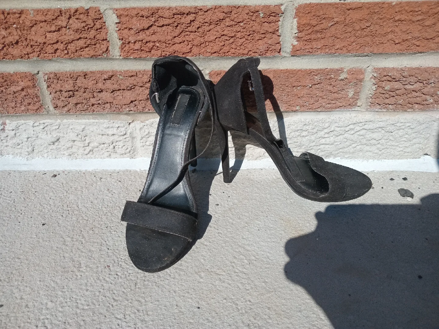 Black Heels, Size 8 image indicator(2)