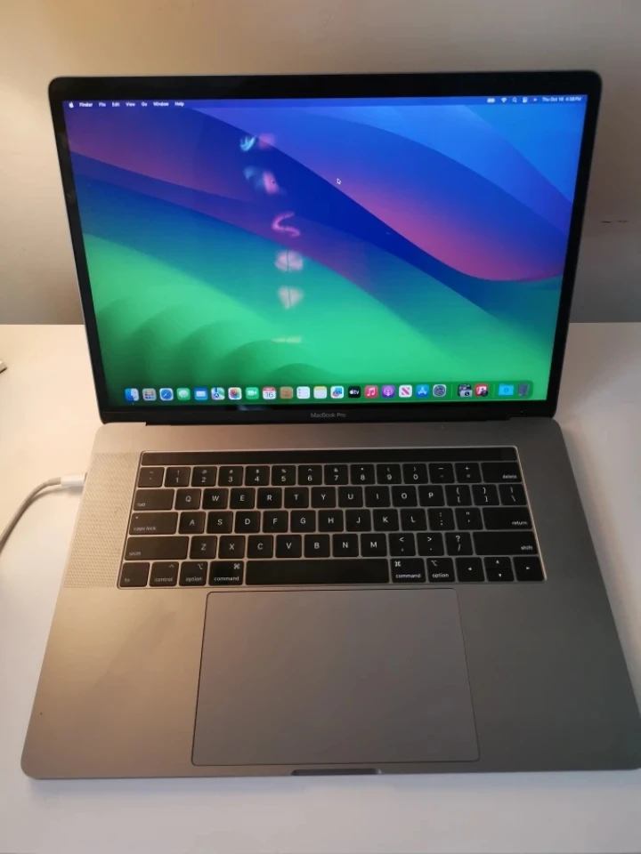 Apple MacBook Pro 15-inch 2019