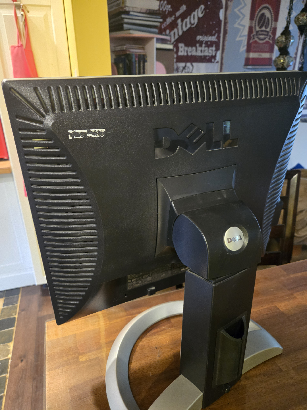 Dell 1905FP Flat Panel Monitor - photo 2