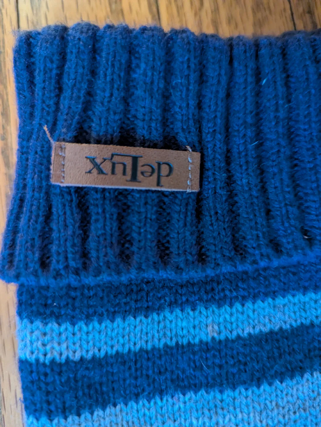 deLux 'Hung Over' Blue Toque image indicator(2)