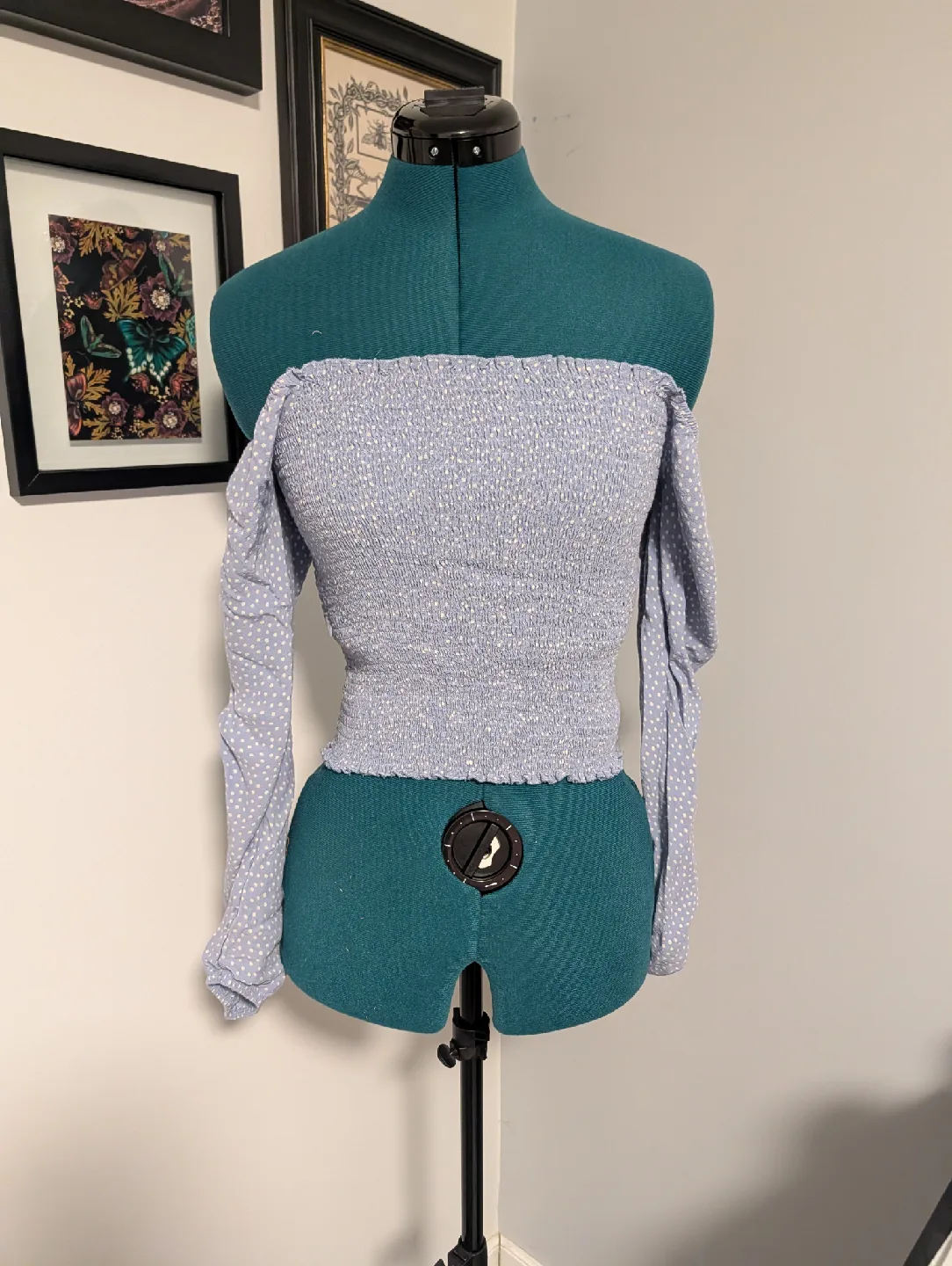 Assorted Women's Clothing image indicator(5)