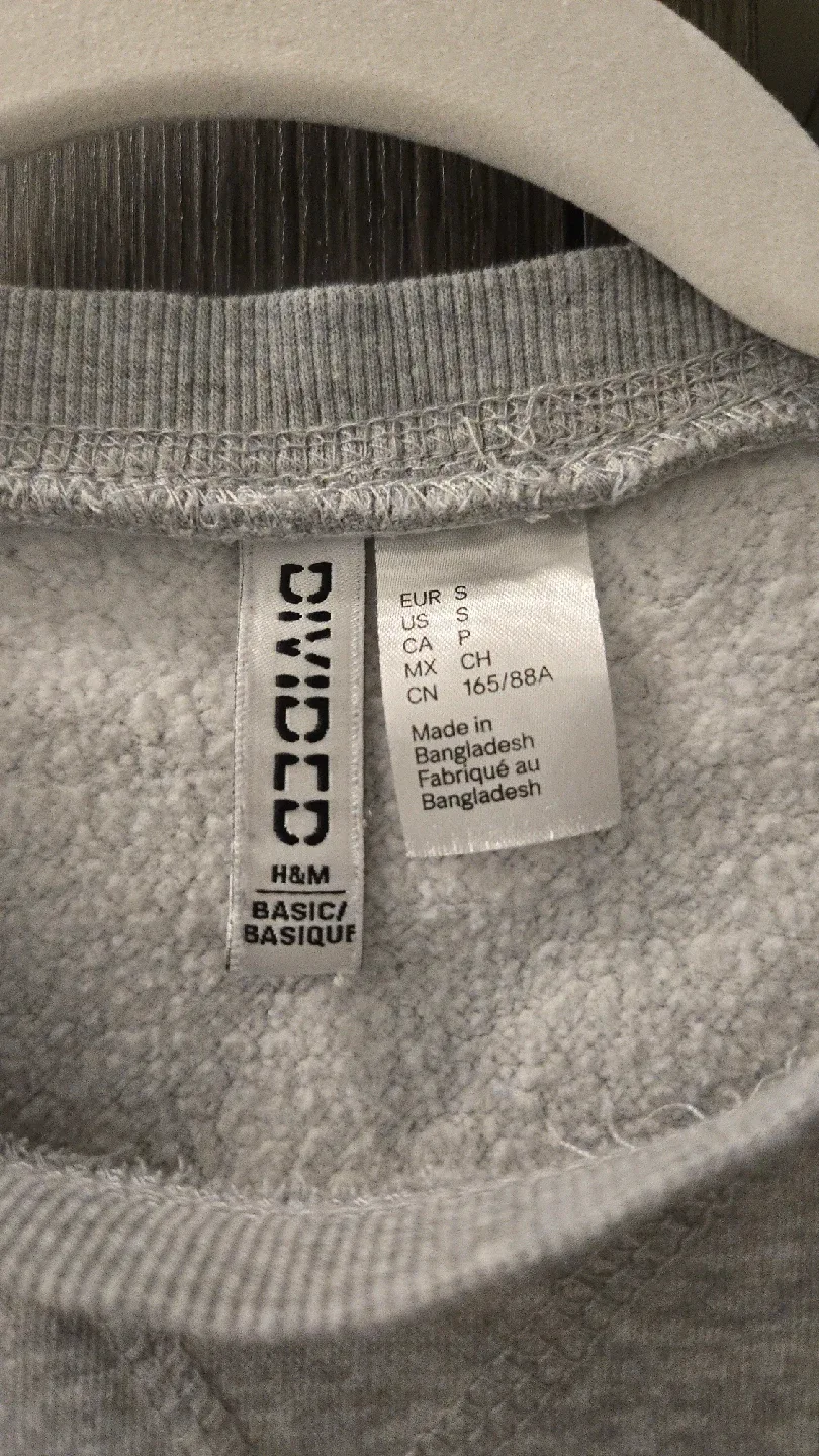 H&M Divided Grey Sleeveless Top - Size S image indicator(2)