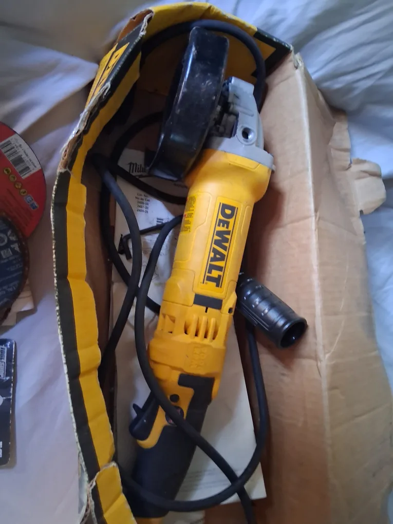 Dewalt grinder thumbnail