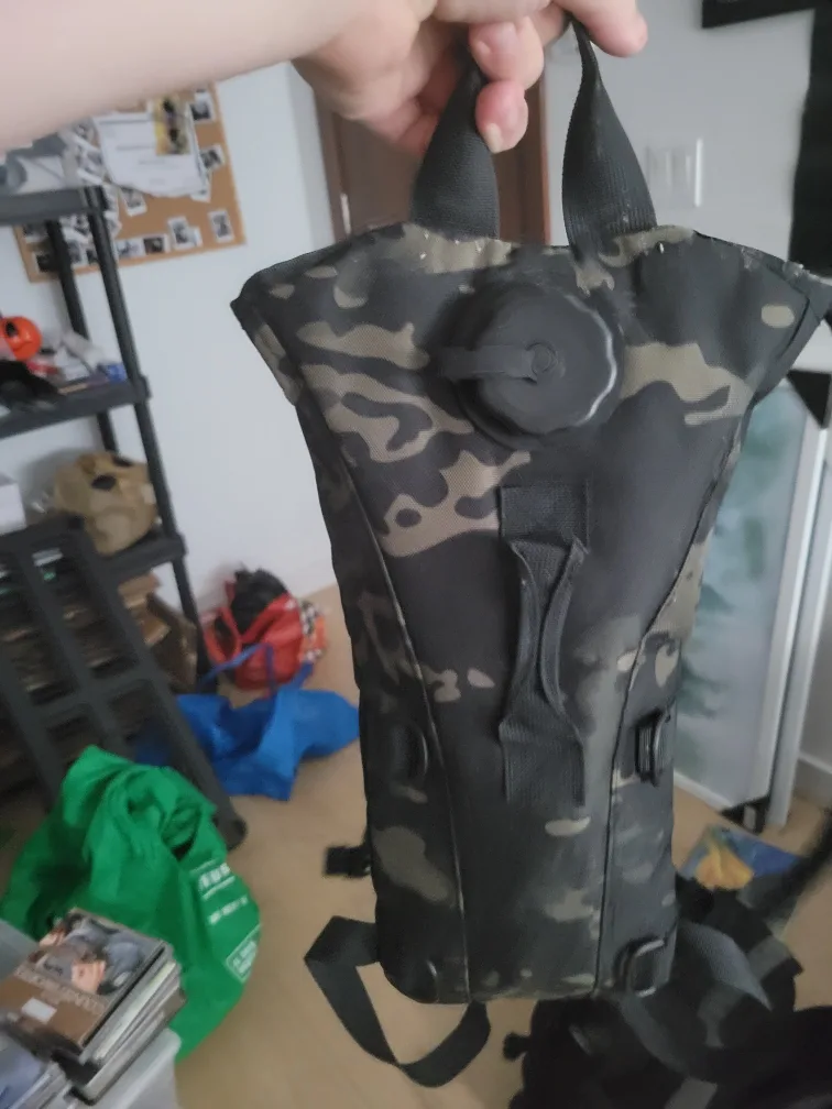 Tactical Hydration Pack image indicator(2)