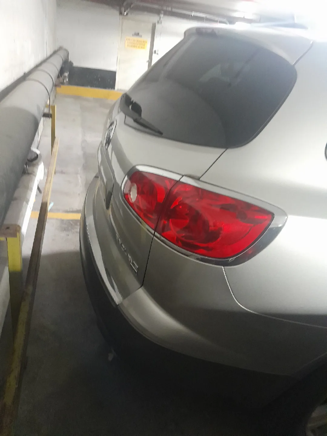 Buick Enclave SUV - Silver 2008 image indicator(4)