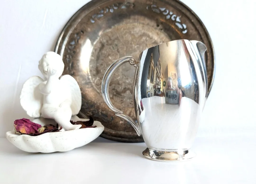 Wm Rogers Silver Plated Coffee Cream Pitcher ~ Flair image indicator(8)