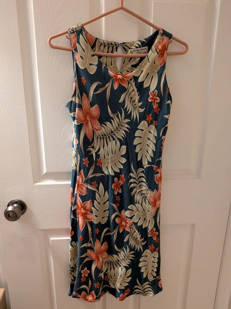 Coconut Breeze Hawaii Floral Dress - Size Small thumbnail