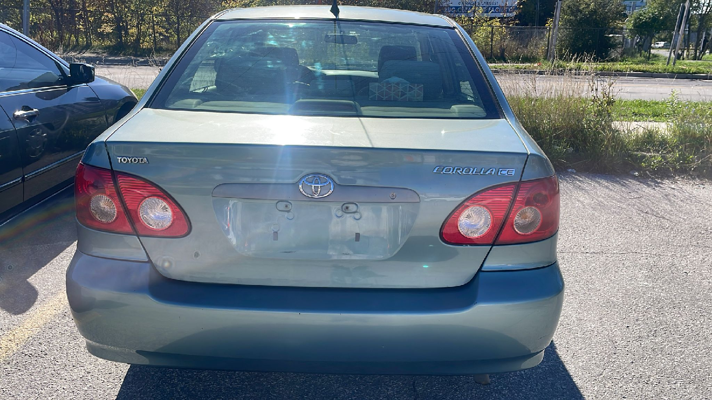 2005 Toyota Corolla mint condition - photo 4
