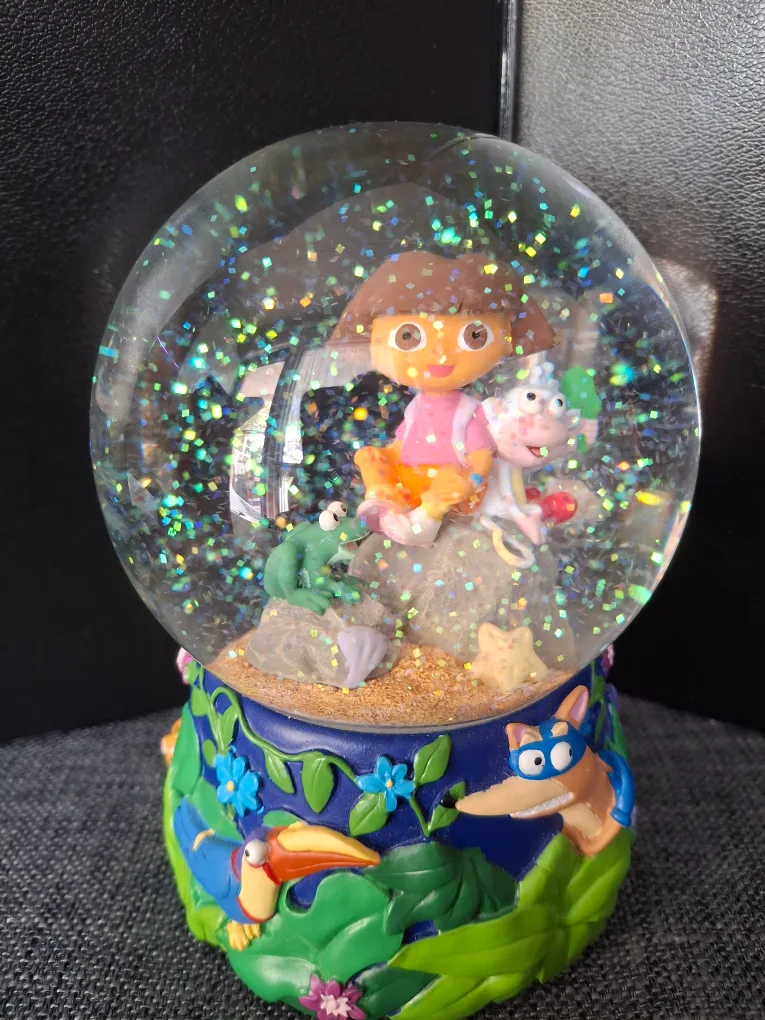 Dora the Explorer Snow Globe image indicator(2)