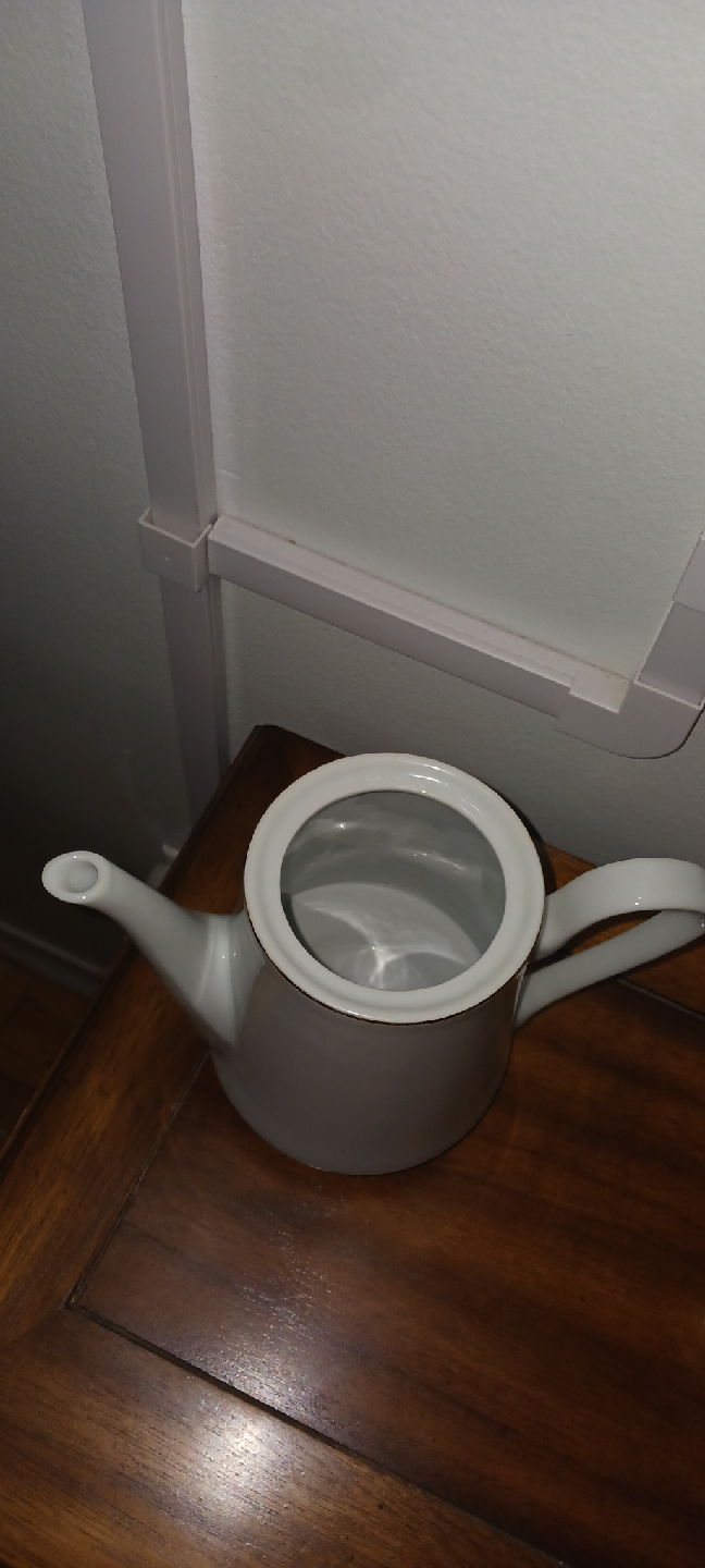 Teapot Set almost new $14 each - photo 2