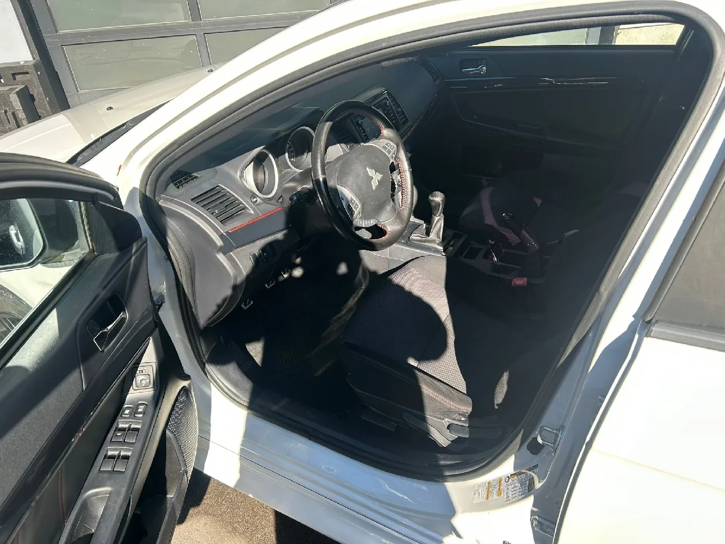 Mitsubishi Lancer White Sedan image indicator(5)