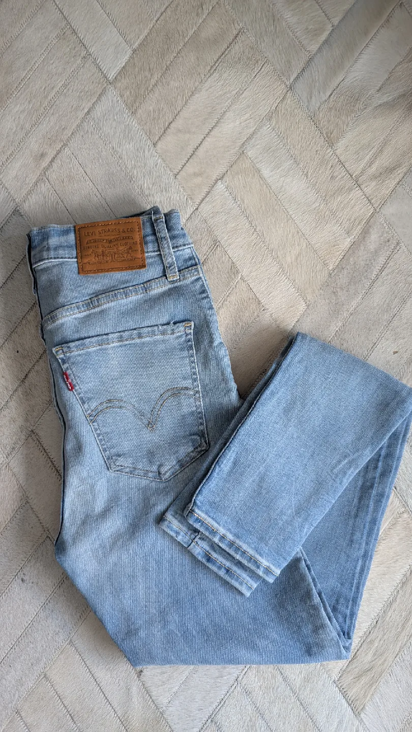 Levi's Mile High Super Skinny Jeans - Size 25 thumbnail
