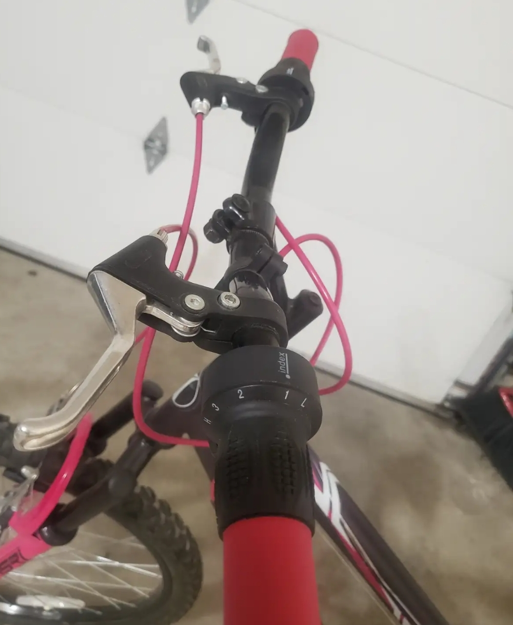 Avigo Descent Mountain Bike - Pink & Black - photo 4