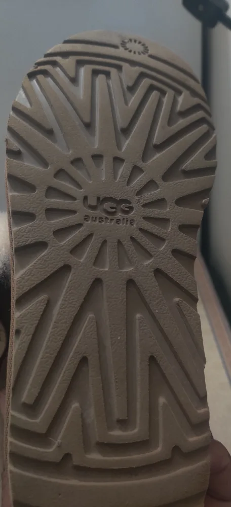 UGG Australia S/N 5803 Size 6 Boots image indicator(4)