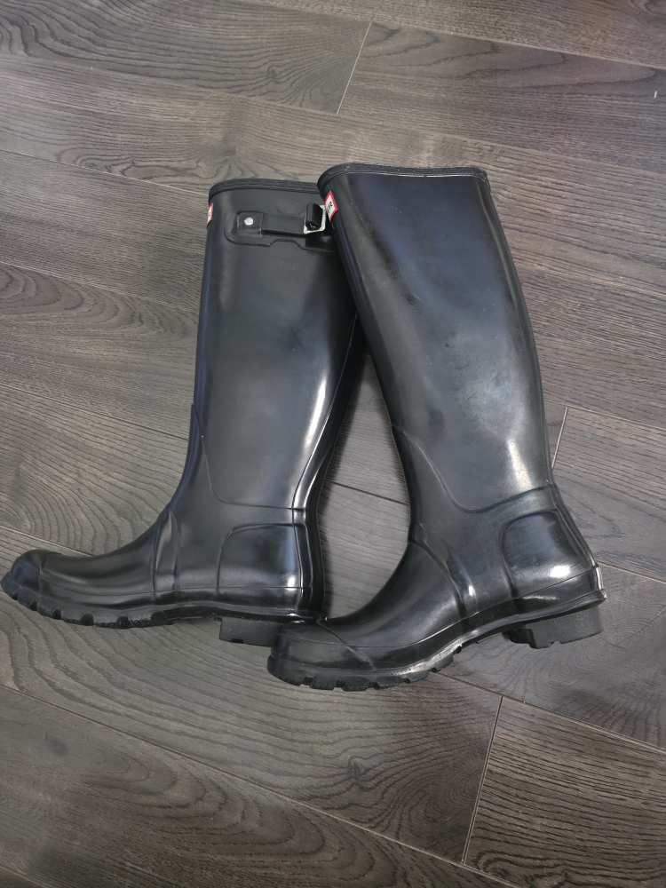 Hunter Rain Boots & UGG Boots - photo 3