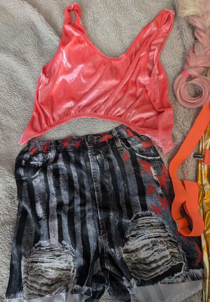 Harley Quinn 2 Costumes,Wig,Accessories for the price of 1 - photo 5