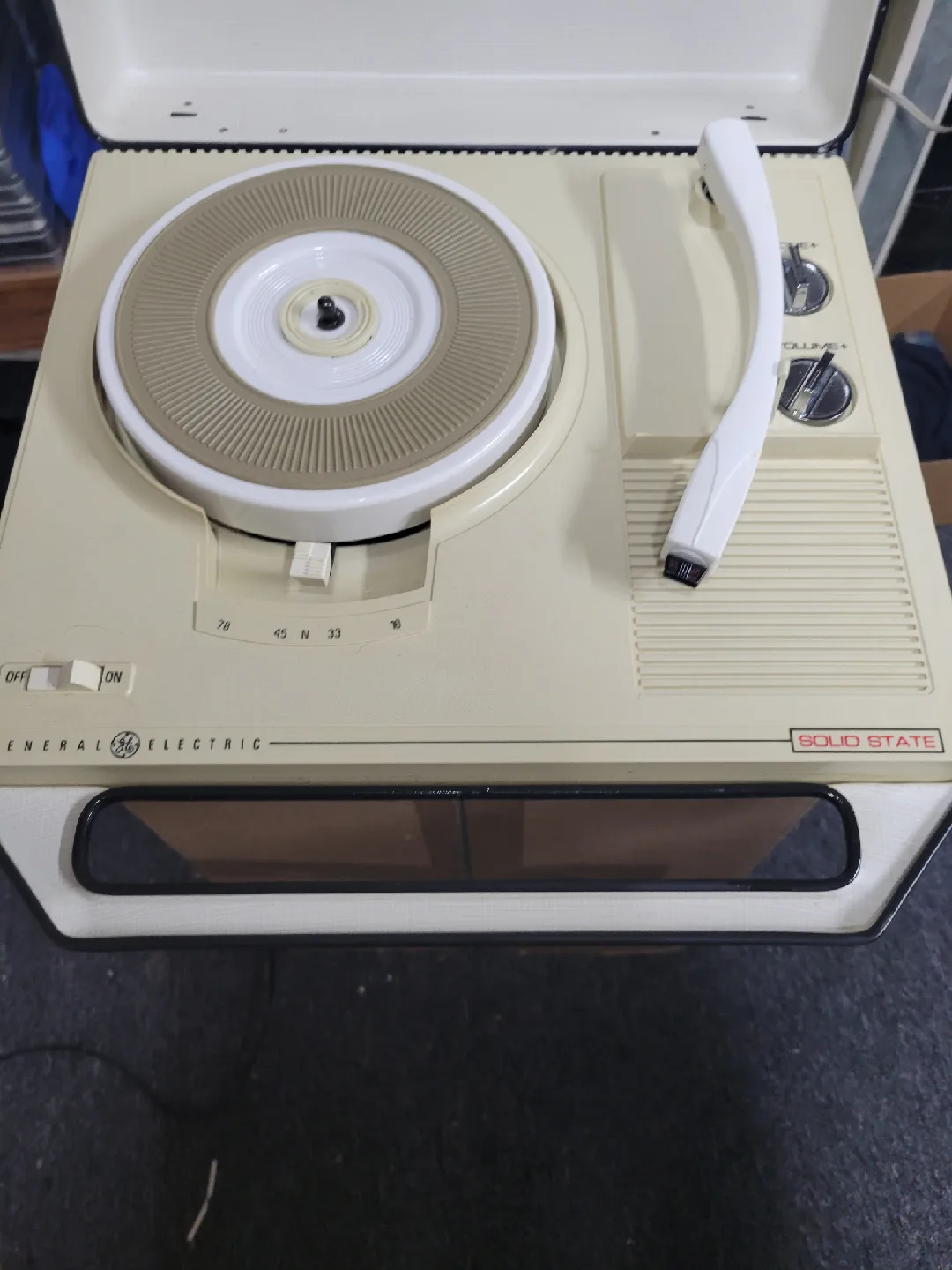 Vintage GE Electric Solid State Transistor Record Player image indicator(3)