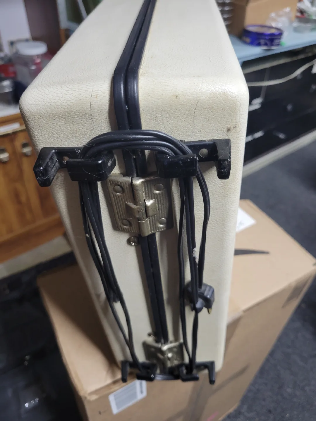 Vintage GE Electric Solid State Transistor Record Player image indicator(5)