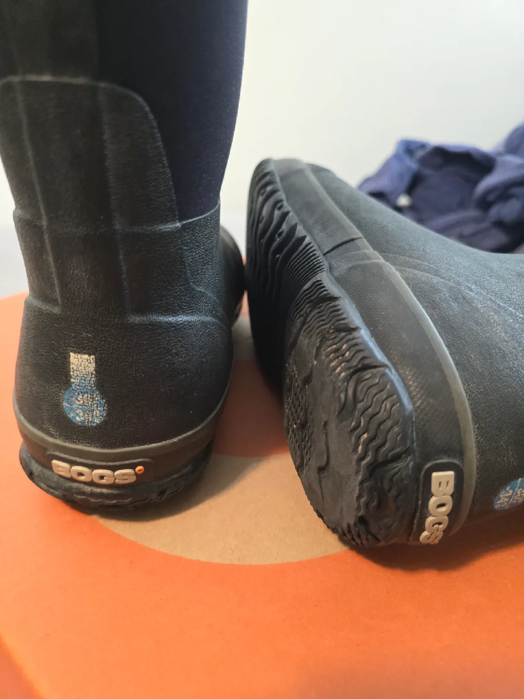 Bogs  Winter Boots, Size 5 Kids ( EUR38) In Very good condition image indicator(4)