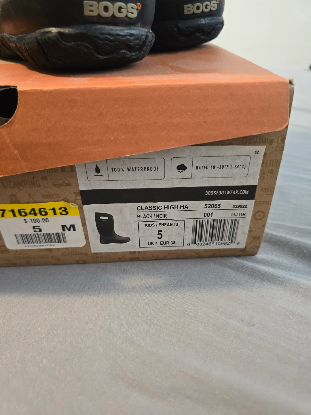 Bogs  Winter Boots, Size 5 Kids ( EUR38) In Very good condition image indicator(8)