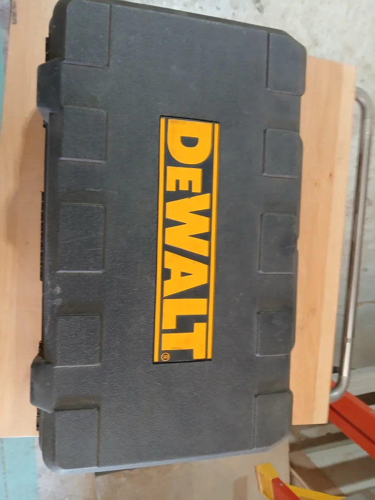 DeWalt Power Tool Combo Kit image indicator(2)