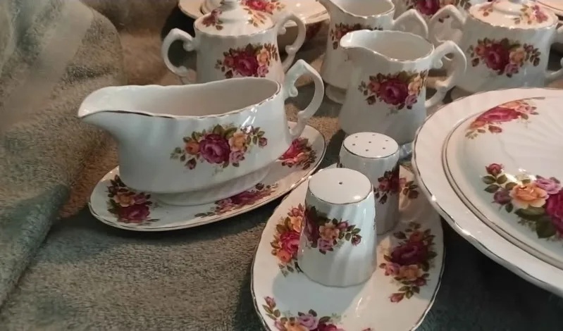 Beautiful Collection of Woods and Sons "Cottage Rose " image indicator(4)