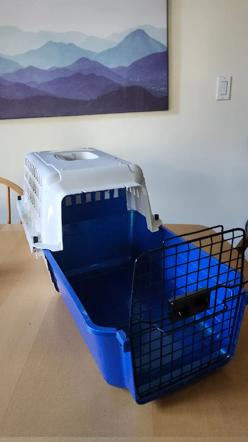 Hard-Sided Pet Carrier image indicator(2)