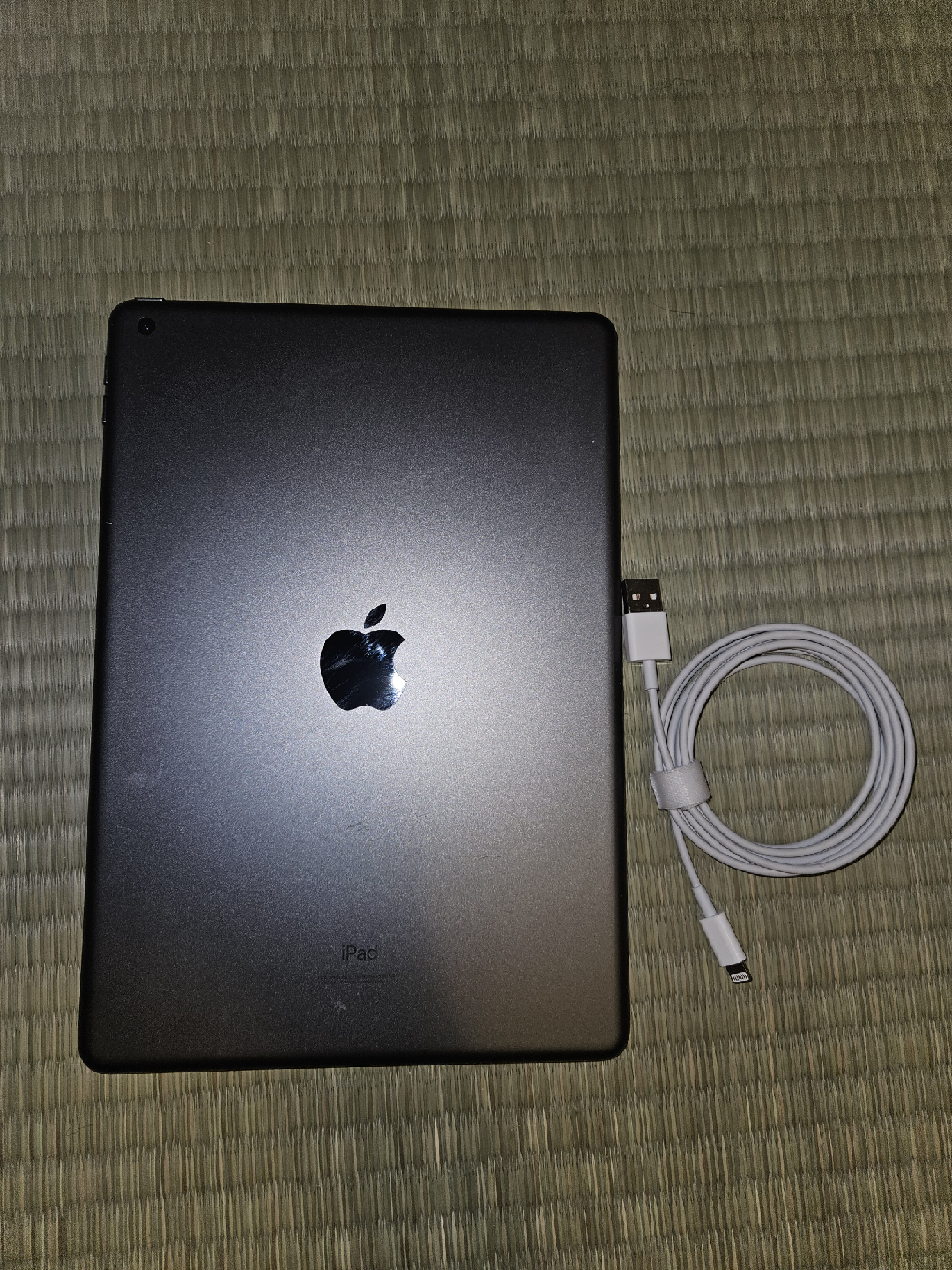 Apple iPad 8th Generation 32GB - photo 2