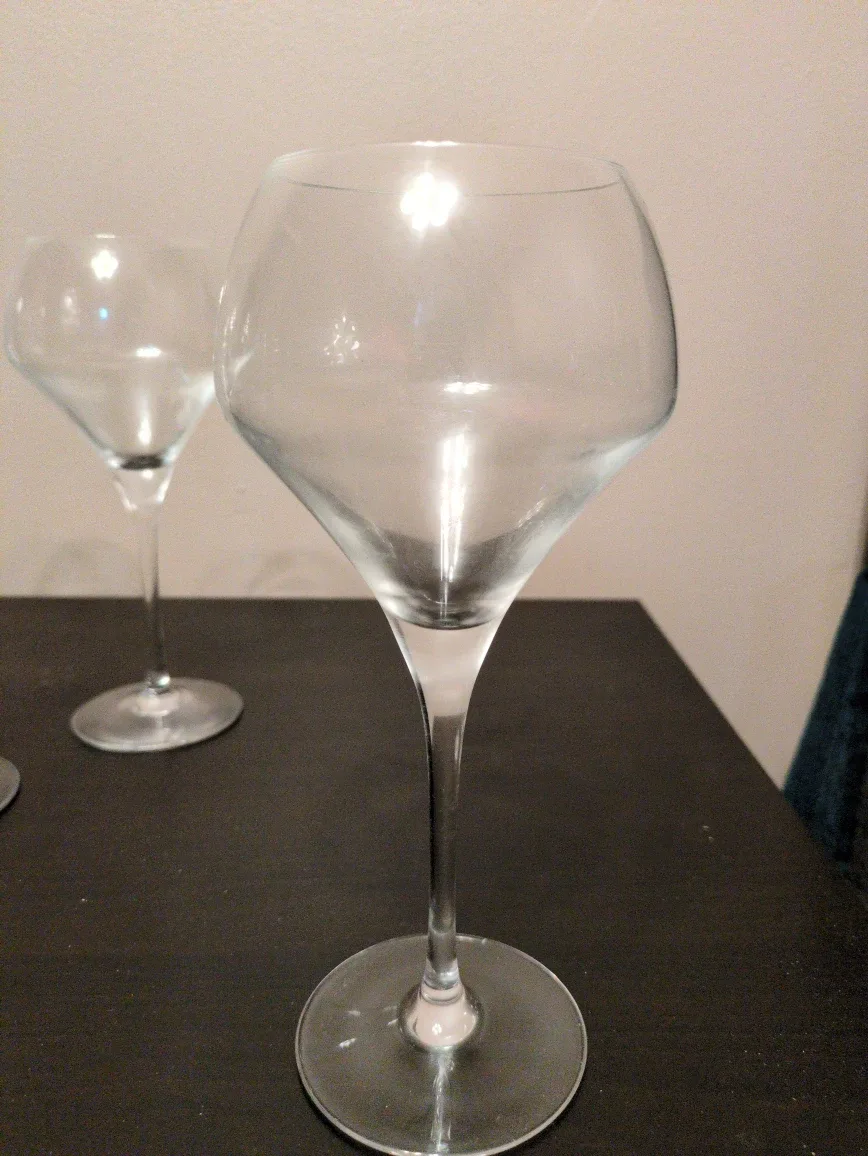 Set of 9 Wine Glasses image indicator(3)