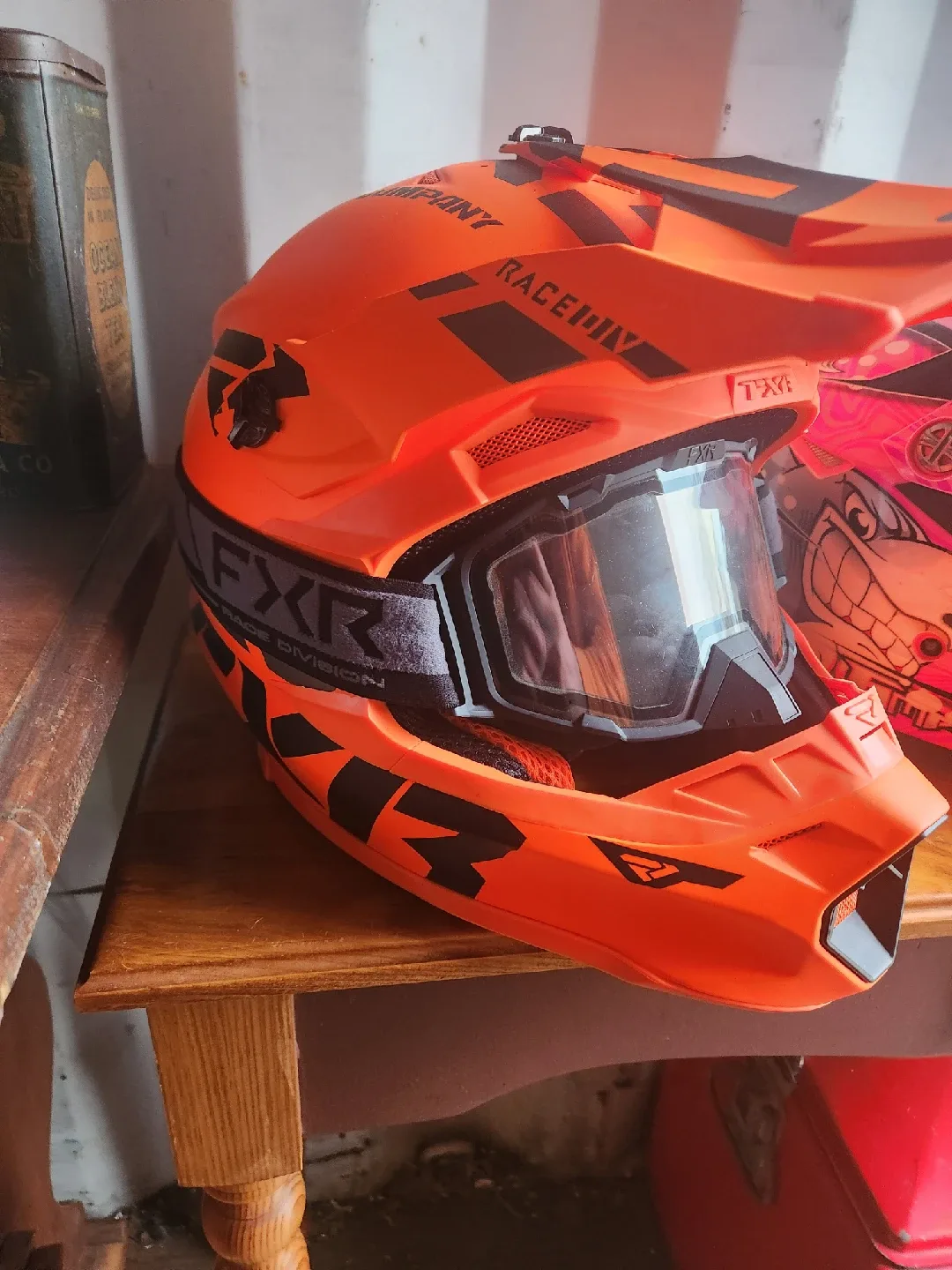 GMAX & FXR Snowmobile Helmets image indicator(5)