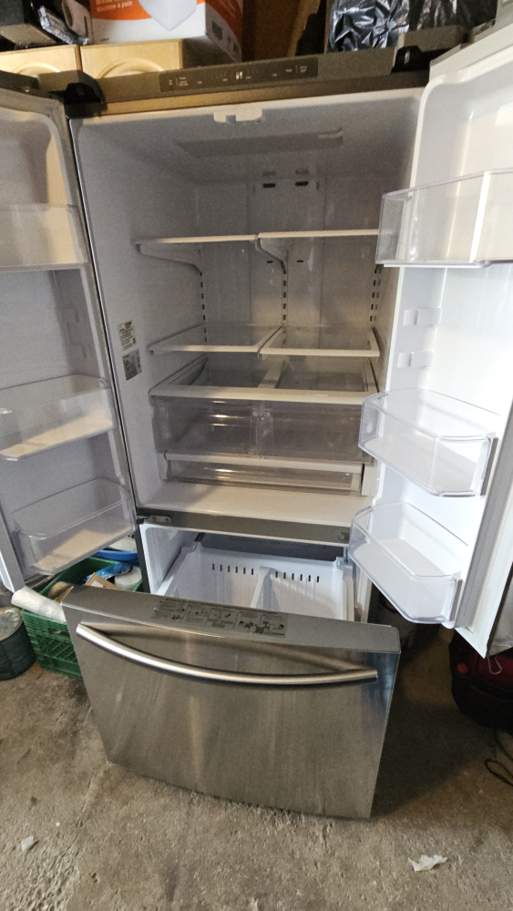 Samsung RF220NCTASR/AA French Door Refrigerator - photo 3