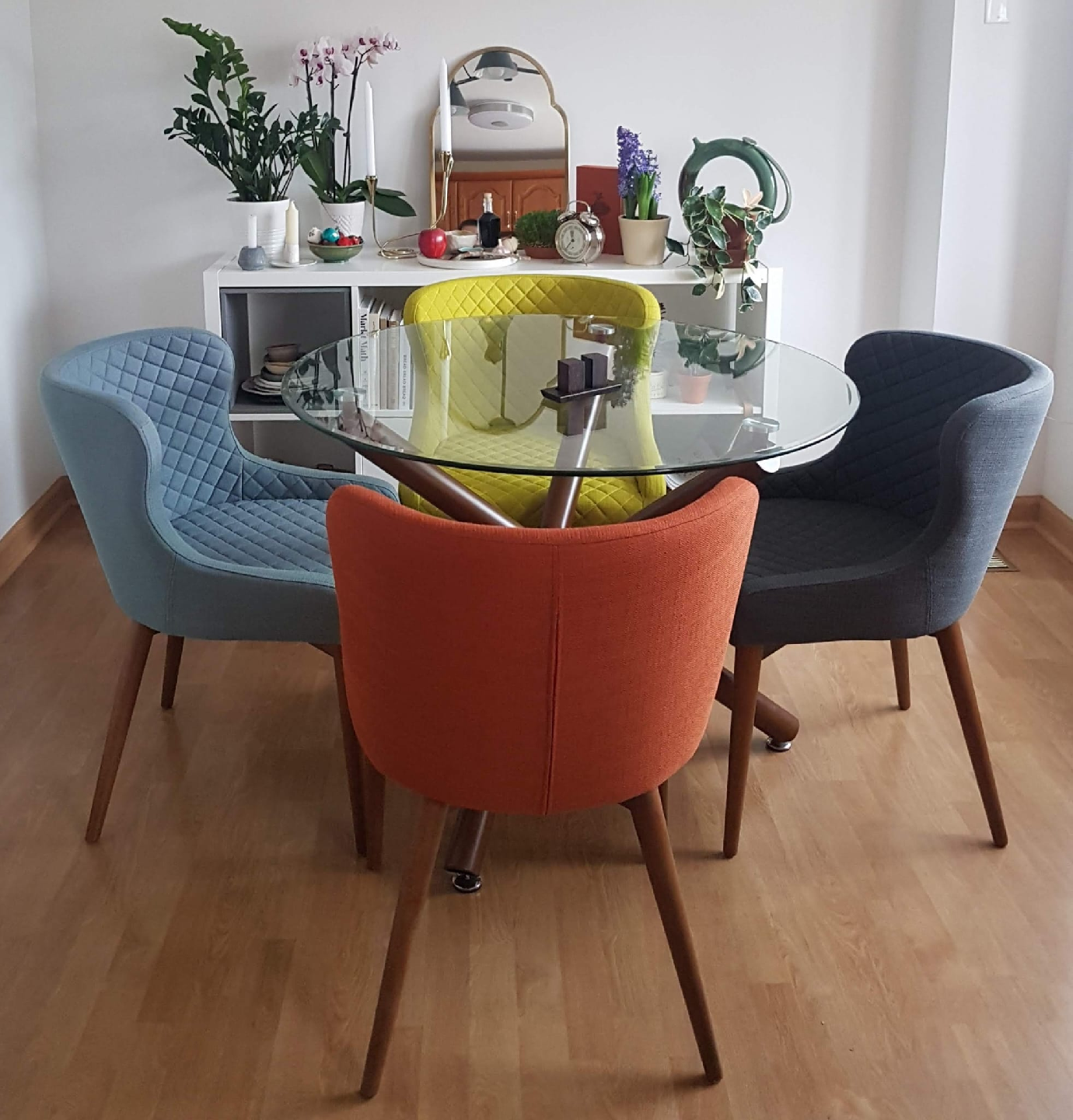 Round Glass Dining Table with Four Chairs